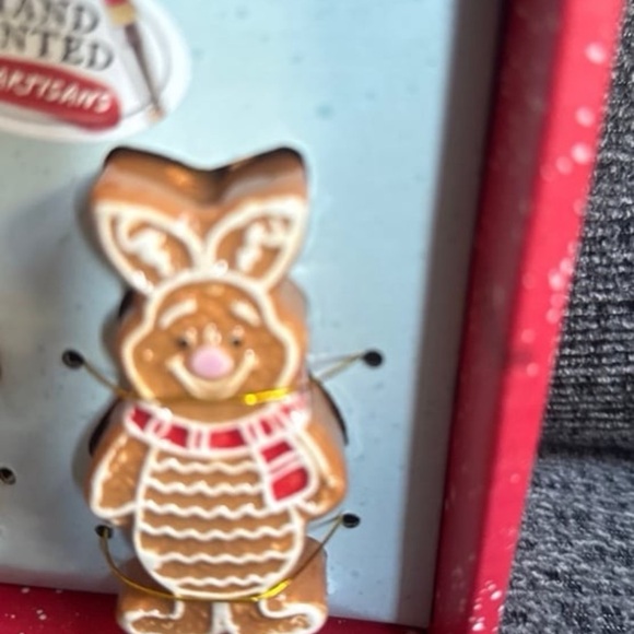 Gingerbread Winnie the Pooh Salt and Pepper Shakers - Picture 3 of 5